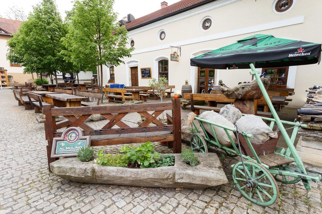 Pension U Hastrmana Prague Ngoại thất bức ảnh